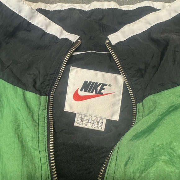 Vintage Nike Windbreaker - Picture 5 of 8